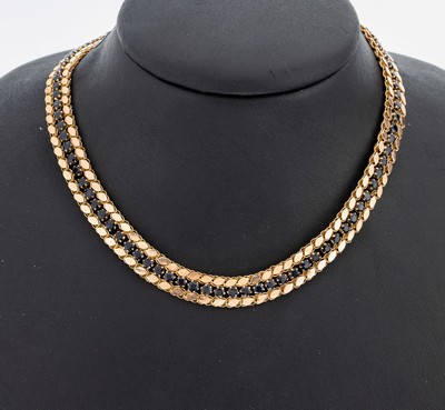 8 kt Gold Saphir-Collier, RG/GG 333/000, 146 rundfacett. Saphire zus. ca. 12.00 ct, L. ca. 61 cm, Schiebemechanismus, Schließe grav.,ca. 36.2 g