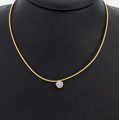 18 kt Gold Brillant-Anhänger, GG 750/000, Brillant ca. 1.0 ct Weiß/si, an Kette, GG 585/000, L. ca. 45 cm Karabinerschließe, ca. 7.6 g