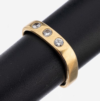 14 kt Gold Brillant Ring, GG 585/000, 3 Brillanten zus. ca. 0.30 ct Weiß/si, quadratische Ringschiene, RW 56, ca. 5.1 g