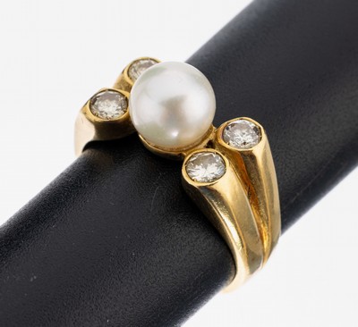 18 kt Gold Perl-Brillant-Ring, GG 750/000, mittig l. rosef. Akoyazuchtperle, D. ca. 7.5 mm, 4 Brillanten zus. ca. 0.80 ct Weiß/p, RW 55, ca. 6.8 g