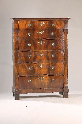 Chiffoniere/Hochkommode, Frankreich, 19.Jh., Mahagonifurnier, 6 Schubladen, aufwendige Messingbeschläge, ca. 154 x 110 x 54 cm, EZ 2-3