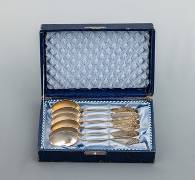 Set 6 Kaffeelöffel, 800er Silber, Entwurf um 1905-10, floral mit Kreuzband, L. ca. 14 cm, Hersteller Bremer Silberwarenfabrik, in Etui nicht orig., ...