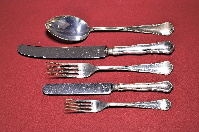 Tafelbesteck, deutsch, 1930er Jahre, 800er Silber, Barockstil, 12 Messer, 12 Gabeln, 13 Löffel, 14 Vorspeisemesser, 12 Vorspeisegabeln, 7 ...