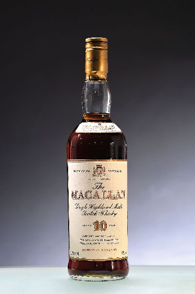 1 Flasche 10 years old The Macallan, wohl 1986, Single Highland Malt, ca. 75cl, 40%Vol., in Orig. Karton