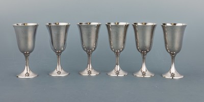 Set 6 Trinkkelche, USA, Providence, Rhode Island, 1914-1985, 925er Silber, schlichte zeitlose Gestaltung, H. ca. 17 cm, gr. Kuppa, Gebr.-Spuren und ...