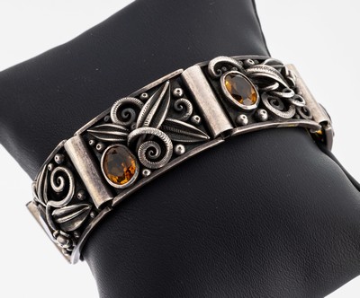 Citrin-Armband, 1930er Jahre, 900er Silber,qualitätvolle Handarbeit, Glieder mit aufgelegten floralen Elementen und Granulaten,jedes Glied mit ...