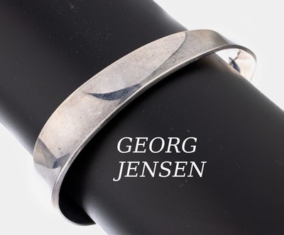 GEORG JENSEN Armreif, 925er Silber, Dänemark nach 1968, Modell 206, aus der Möbius-Serie, Entwurf Vivianna Torun Bülow- Hübe, D. ca. 6.6 x 5.5 ...