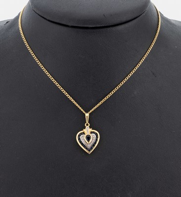 18 kt Gold Saphir-Diamant-Anhänger, GG 750/000, Herz, 1 facett. Saphir-Tropfen und 15rundfacett. Saphire zus. ca. 0.55 ct, 3 8/8-Diamanten zus. ca. ...