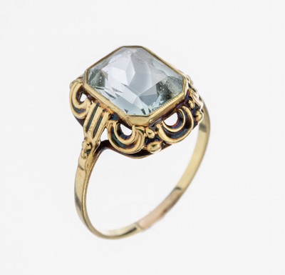 14 kt Gold Aquamarin-Ring, 1950er Jahre, GG585/000, Fassung mit bogenf. Unterkaderung, facett. Aquamarin ca. 2.30 ct, RW 57, ca. 2.7 g