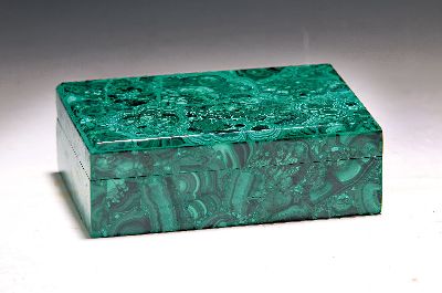 Deckeldose aus Malachit, ca. 5x15x10cm, Wandstärke ca. 0.5cm