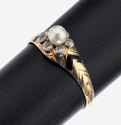 14 kt Gold Perl-Diamant-Ring, um 1920, GG 585/000, mittig Perle, wohl sek., D. ca. 3.8 mm, umgeben von kl. 8/8-Diamanten, Ringschultern part. ...