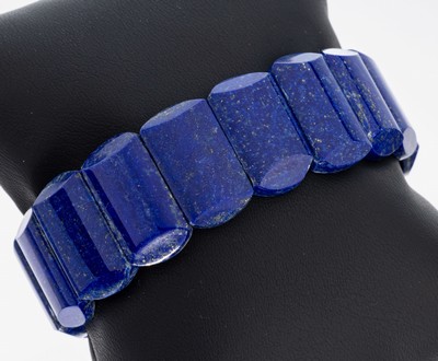 Lapislazuli-Armband, Lapislazuli-Glieder mit Pyrit-Einschlüssen, auf elastischem Gummiband, D. ca. 5.8 cm, ca. 48.5 g