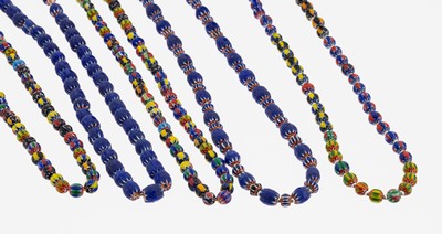 Konvolut 5 Ketten, Murano für den afrikanischen Markt, Glasglieder in versch. Größen, Formen, Farben und Mustern, 1 x 94 cm, S-Schließe 925er ...