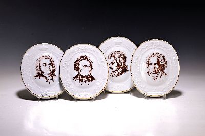 4 Porträt-Medaillons, Meissen, 1978, Porzellan Johann Sebastian Bach, Ludwig van Beethoven, Wolfgang Amadeus Mozart und Franz Schubert, je in orig. ...