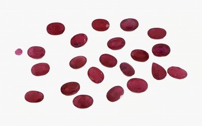 Lot lose Rubine zus. ca. 11.28 ct, ovalfacett. in versch. Größen, Ausfassware, z.T. beh.