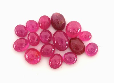 Lot lose Rubine zus. ca. 21.98 ct, Cabochons in versch. Größen und Farbnuancen, Ausfassware