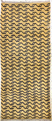 "Tigerteppich", China, Anfang 20.Jhd, Wolleauf Baumwolle, ca. 198 x 86 cm, Mottenfraß, EHZ: 2