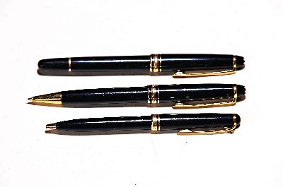 3-tlg. Set Montblanc Schreibgerät, Meisterstück, Kugelschreiber, Drehbleistift und Klipphebel Kugelschreiber 213, je schwarzer Hartlackkorpus, ...