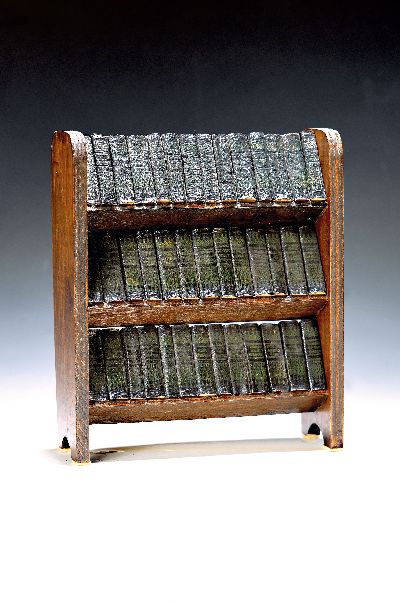 London "The Works", 40 Miniaturbände, William Shakespears Werke, 1. Hälfte 20. Jh., auf kleinem Holzregal ca. 22.5 x 19.5 x 6.5 cm, ...