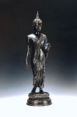 Stehender Buddha, Thailand, 20. Jh., Bronze, H. ca. 66 cm, an der Hand Patinierung abgerieben
