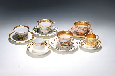 Sechs Biedermeier/Empiretassen, deutsch und französisch um 1800-1830, u.a. Schumann Porzellan, SPM, Ansicht von Sans Soucis, Althaltensteben, ...