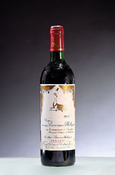 1 Flasche 1987 Chateau Mouton Baronne Philippe, Pauillac, ca. 75cl, 12%Vol., Upper shoulder, Etikett l. lädiert