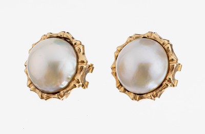 Paar 14 kt Gold Mabeperl-Ohrstecker, GG 585/000, gr. Mabeperlen, D. ca. 16 mm, Fassungin Bambus-Optik, ca. 7.8 g