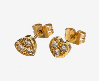Paar 18 kt Gold Brillant-Ohrstecker, GG 750/000, herzf., 6 Brillanten zus. ca. 0.25 ctfeines Weiß-Weiß/si, ca. 1.7 g