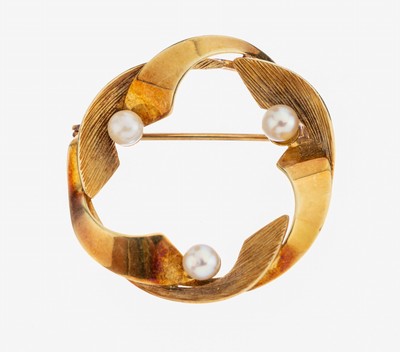 14 kt Gold Perl-Brosche, 1970er Jahre, GG 585/000, 3 Akoyazuchtperlen, D. ca. 2.8 mm, ca. 4.3 g, Meistermarke TEKA