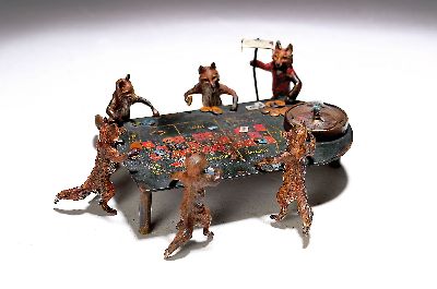 Große Wiener Bronze, signiert Bergmann, Füchse am Roulettetisch, Bronze, farbig staffiert, 5 spielende Füchse und ein Croupier um einen ...