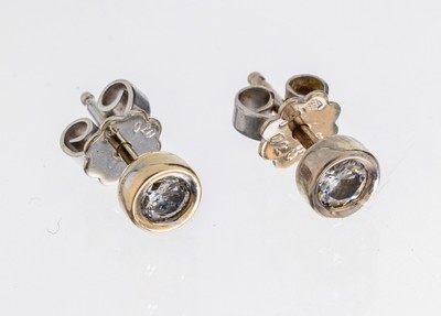 Paar 14 kt Gold Brillant-Ohrstecker, WG 585/000, 2 Brillanten in Zargenfassungen zus. ca. 0.40 ct Weiß-l.get.Weiß/p, ca. 2.3 g, neueRhod. empfohlen