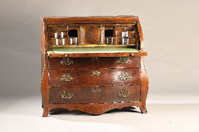 Rollsekretär/Zylinderbureau, England, um 1900, Mahagoni, 3 Schubladen, hinter Rollo Sekretäreinteilung mit Schubladen und Freifächern, ausziehbare ...