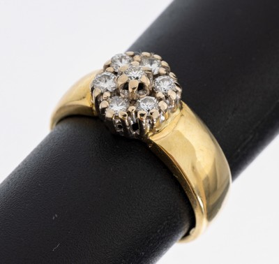 18 kt Gold Brillant Ring, GG/WG 750/000, in WG gefasste 7 Brillanten zus. ca. 0.32 ct Weiß/si, RW 52, ca. 5.9 g