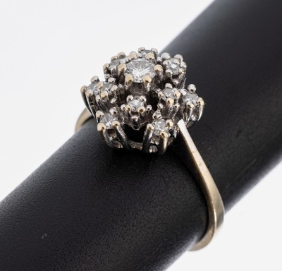 14 kt Gold Diamant Ring, WG 585/000, hoch aufgebauter Ringkopf bes. mit einem Brillant und 12 8/8-Diamanten zus. ca. 0.36 ct (grav.) Weiß/si-p, RW ...