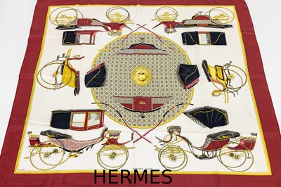 HERMES Seidencarree, 100% Seide, "Les Voitures A Transformation", elfenbeinfarb. Grund, bordeauxfarb. Rand, versch. Kutschen- motive, Rand ...