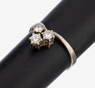14 kt Gold Brillant-Ring, WG 585/000, 3 Brillanten zus. ca. 0.50 ct Weiß/si, RW 56, ca. 3.0 g