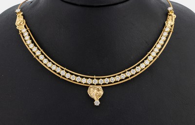 18 kt Gold Brillant-Collier, GG 750/000, 40Brillanten zus. ca. 6.0 ct Weiß/si-p, part. abstrakte Glieder, D. ca. 12.5 cm, ca. 25.3 g,ausgefallenes ...