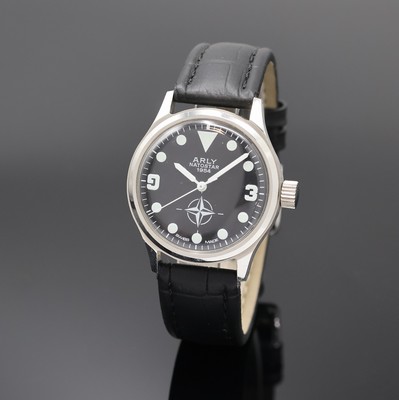 ARLY Natostar Armbanduhr Referenz 16002, Schweiz um 1995, Handaufzug, Edelstahlgeh., Boden verschr., schwarzes Zifferbl. m. Leuchtind., weiße ...