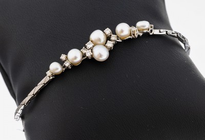 14 kt Gold Perl-Brillant-Armband, WG 585/000, 6 unrunde silbergraue Zuchtperlen, 12Brillanten zus. ca. 0.20 ct Weiß/p, L. ca. 18.1 cm, ...
