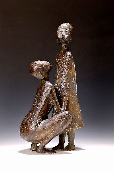 Manfred Welzel, 1926 Berlin-2018 Stuttgart, Paar, er vor ihr auf den Knien, Bronzeguß, H. ca. 60 cm