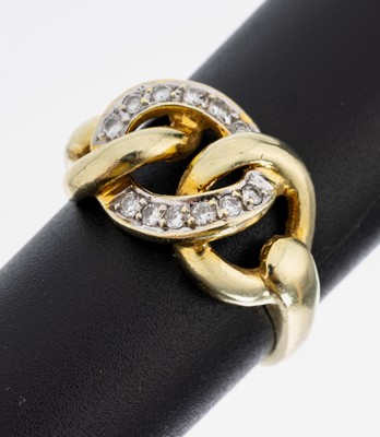 14 kt Gold Brillant Ring, GG/WG 585/000, 3 in sich greifende Kreise, mittlerer bes. mit 12 Brillanten zus. ca. 0.16 ct Weiß/si, RW 57, ca. 6.4 g, ...
