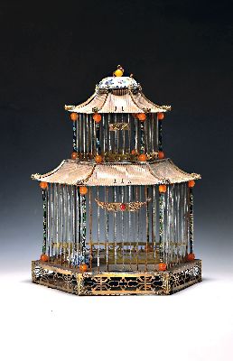 Vogelkäfig in Form einer doppelten Pagode, China, um 1900, Messing, Eckstäbe und Deckelplatte in Cloisonne gearbeitet, Drachenkopfdekor, zwei ...