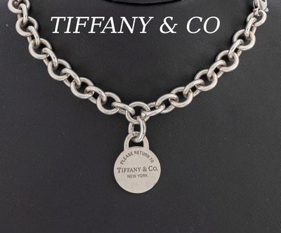 TIFFANY & CO Collier, 925er Silber, runde Glieder, 1 bewegl. abhängender Anhänger, rund, sign., L. ca. 39 cm, Karabinerschließe, sign., ca. 71.1 g