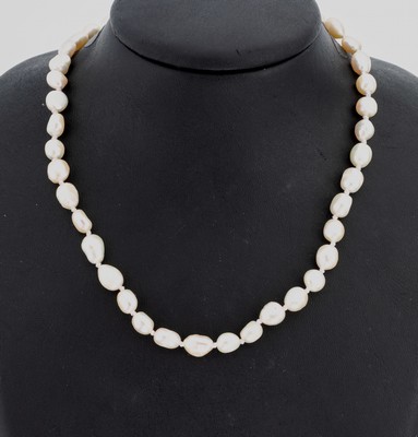 Überlanges Zuchtperl-Collier, endlos, unrunde Süßwasserzuchtperlen, L. ca. 164 cm