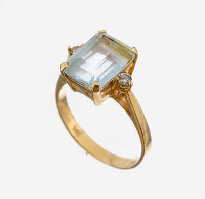 14 kt Gold Topas-Brillant-Ring, GG 585/000, Blautopas (beh.) im Treppenschliff ca. 2.0 ct, 2 Brillanten zus. ca. 0.10 ct Weiß/p, RW 54, ca. 3.6 g, ...