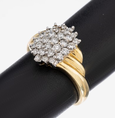 14 kt Gold Brillant-Ring, GG/WG 585/000, 29Brillanten zus. ca. 0.75 ct (grav.) Weiß/si, RW 54, ca. 3.7 g