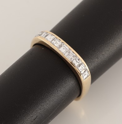 14 kt Gold Diamant-Ring, GG 585/000, 9 Diamant-Carrees zus. ca. 0.60 ct feines Weiß- Weiß/vs-si, 2 Steine besch., RW 56, ca. 3.0 g