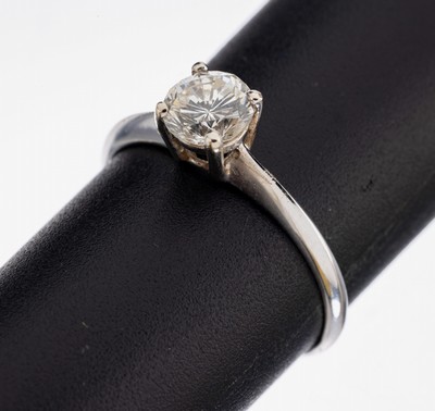 14 kt Gold Brillant-Ring, WG 585/000, Brillant ca. 0.80 ct l.get.Weiß(I)/vvs2, RW 57, ca. 1.5 g, HRD-Expertise für Mittelstein anbei