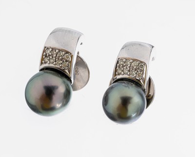 Paar 14 kt Gold Perl-Brillant-Ohrstecker, WG 585/000, 2 Tahitizuchtperlen, D. ca. 8.9 mm, 16 Brillanten zus. ca. 0.16 ct l.get.Weiß-get.Weiß/si-p, ...