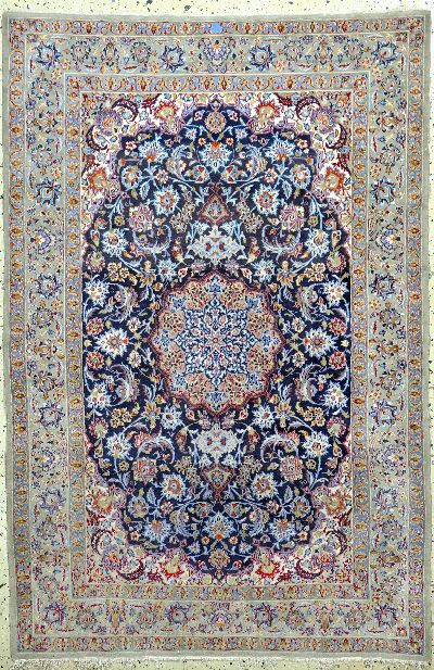 Esfahan fein, Persien, Mitte 20.Jhd, Korkwolle auf Seide, ca. 160 x 107 cm, ca. 1,0Mio. Kn/qm, Reinigungsbedürftig, EHZ: 2